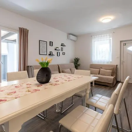 Ivka - 100 M Do Plaze Uvala Soline - Krk Guest house Malinska