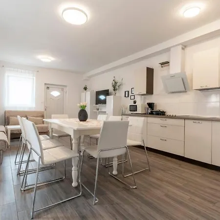 Ivka - 100 M Do Plaze Uvala Soline - Krk 4*