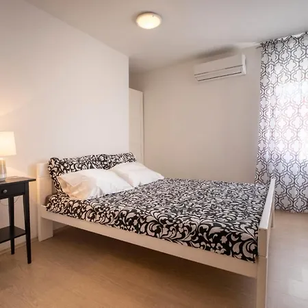 Guest house Ivka - 100 M Do Plaze Uvala Soline - Krk