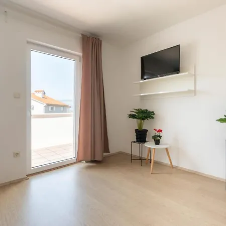 Ivka - 100 M Do Plaze Uvala Soline - Krk Affittacamere 4*